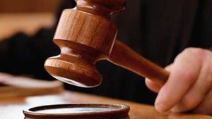 12 വയസ്സുകാരിയെ പീഡിപ്പിച്ച സഹോദരന് 123 വര്‍ഷം തടവ്; കോടതിയില്‍ പ്രതിയുടെ ആത്മഹത്യാ ശ്രമം