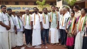 പത്മശ്രീ നാരായണൻ പെരുവണ്ണാൻ ബിജെപി അംഗത്വം സ്വീകരിച്ചു: തളിപ്പറമ്പ് കോൺഗ്രസിൽ ഗ്രൂപ്പ് പോര്