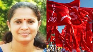 കണ്ണൂരിൽ സിപിഎം ഏരിയ സമ്മേളനങ്ങൾ തുടങ്ങുന്നു; ദിവ്യക്കെതിരായ നടപടി വൈകും, തീരുമാനം ഇങ്ങനെ  