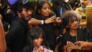 ശബരിമലയില്‍ സ്പോട്ട് ബുക്കിംഗ് വേണമെന്ന് പ്രതിപക്ഷവും: കത്തയച്ച് വിഡി സതീശന്‍