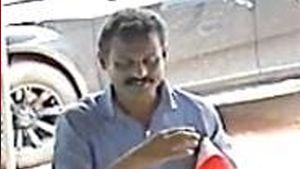 എസ്‌ഐ ആണെന്ന വ്യാജേനെ വ്യാപാരികളില്‍ നിന്ന് പണം തട്ടിയെടുത്തയാള്‍ പിടിയില്‍