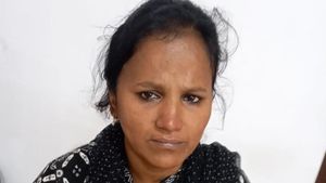 ഹോം നഴ്സായി നിന്ന് ആറര പവൻ സ്വർണാഭരണങ്ങളുമായി മുങ്ങിയ സ്ത്രീ അറസ്റ്റിൽ