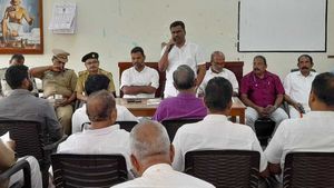 ഓട്ടോറിക്ഷ ചാര്‍ജ് നിരക്ക് വിവാദം: വിശദീകരണം ആര്‍ടിഒയാണ് നല്‍കേണ്ടതെന്ന് മേയര്‍