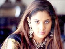 நடிகை ரம்யா தேர்தலில் போட்டி?