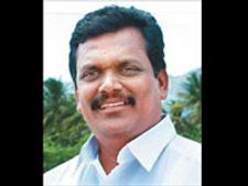 ஜெவுக்காக பதவி 'தியாகம்' செய்த தமிழ்ச்செல்வன்
