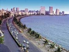 100 ஆண்டுகளில் முதல் முறையாக மும்பையைத் தாக்கிய ராட்சத அலைகள்