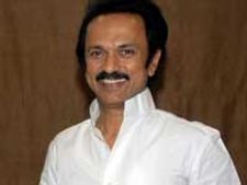 நாமக்கல் அருகே சமத்துவபுரத்தை திறந்து வைக்கும் மு.க. ஸ்டாலின்
