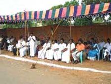 செங்கோட்டை-ஈரோடு தினசரி ரயிலை இயக்க கோரி உண்ணாவிரதம்
