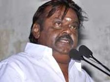 வட இந்திய கோர்ட்களில் இந்தியை அனுமதிக்கும்போது தமிழகத்தில் தமிழைத் தடுப்பது ஏன்? - விஜயகாந்த் கேள்வி