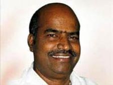 பணம் வாங்கிக் கொண்டு வேட்பாளரை தடுத்த தங்கபாலுவைக் கைது செய்ய காங் கோரிக்கை