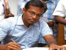 அரசுப் பள்ளிக்கூடத்தில் தனது மகளை சேர்த்த ஈரோடு கலெக்டர் திடீர் மாற்றம்