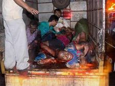 குண்டுவெடிப்பு நடந்த பகுதியில் ஒன்றரை மணி நேரமாக பேசிய நால்வர்- வீடியோவில் சிக்கினர்