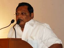 திமுக தலைவராக கருணாநிதியே நீடிப்பார்-பாதியில் காணாமல் போன அழகிரி!