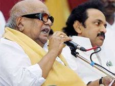 காங்கிரஸ் கூட்டணி தொடரும்; மத்திய அமைச்சரவையில் 2 இடங்களும் காலியாக இருக்கும்- கருணாநிதி