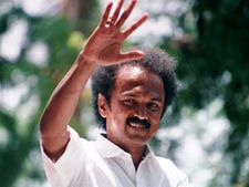 முக ஸ்டாலின் திடீர் கைது...விடுதலை!