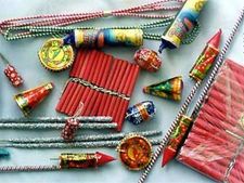 தீபாவளி: சிவகாசியில் பட்டாசு விற்பனை ஜோர்