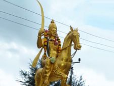 யாழ்ப்பாணத்தில் தமிழ் மன்னர் சங்கிலியன் சிலை கையில் இருந்த வாள் அகற்றம்