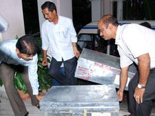 ஜெகன் மோகன் நிறுவனங்களில் சிபிஐ ரெய்ட்-பெட்டி பெட்டியாக கைப்பற்றப்பட்ட ஆவணங்கள் 