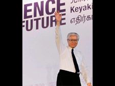 சிங்கப்பூர் அதிபராக டோனி டேன் வெற்றி- மயிரிழையில் வெற்றி பெற்றார்