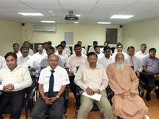 துபாயில் தியானம் குறித்த பயிலரங்கு:  ஸ்ரீ சுபாஷ் பத்ரி பங்கேற்பு