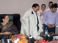 சீனாவை வியப்பில் ஆழ்த்தும் வகையில் வேகமாக வளர்கிறது இந்தியா- துபாய் மாநாட்டில் மொய்லி  