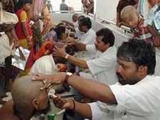 திருப்பதியில் விற்பனை வரி செலுத்தாததால் 800 கிலோ தலைமுடி பறிமுதல்