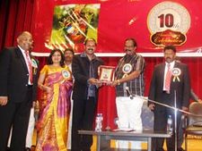 துபாய் தமிழ்ச் சங்க 10ம் ஆண்டு விழா-கலகலப்பூட்டிய லியோனி பட்டிமன்றம் : ஆயிரக்கணக்கானோர் பங்கேற்பு