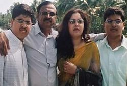 கடன் தொல்லை: பெங்களூரில் குடும்பத்தோடு டாக்டர் தற்கொலை