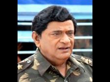 'வெண்ணிற ஆடை' மூர்த்தி காரில் பெட்ரோலுக்குப் பதில் டீசலை ஊற்றிய பங்க் ஊழியர்-செம சண்டை!