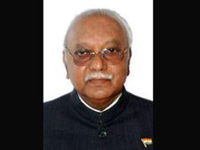 புதுவையின் அசைக்க முடியாத தலைவராக வலம் வந்த ஃபரூக்!