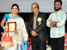 துபாயில் நடந்த அமீரகத் தமிழ் மன்றத்தின் 12வது ஆண்டு விழா