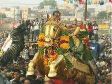 இன்று கள்ளழகர் தசாவதாரம்- திரண்டு வரும் பக்தர்கள்