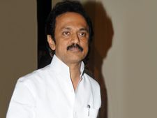 சிகிச்சை + ஓய்வுக்காக லண்டன் சென்றார் மு.க.ஸ்டாலின்