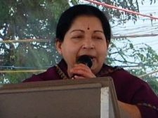 முத்துக்குமரன் குடும்பத்திற்கு ஆறுதல் கூறி, நிதி வழங்கி பிரசாரம் தொடங்குகிறார் ஜெ.
