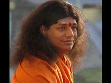 மைசூர் சிறையில் சாப்பிடாமல் உண்ணாவிரதம் இருக்கிறார் நித்தியானந்தா!