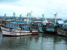 குமரியில் திருவள்ளுவர் சிலை, விவேகானந்தர் பாறைக்கு செல்ல படகு கட்டணம் உயர்வு
