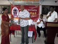 துபாயில் வான‌லை வ‌ள‌ர்த‌மிழ் சார்பில் சிறப்பிதழ்கள் வெளியீடு