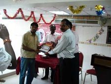 துபாயில் அழகு தமிழில் வானலை வளர்தமிழின் கவியரங்கம்