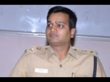 எங்க மாத்துனாலும் அதே அஸ்ராதான்.. அதே 'அட்டாக்' அதிரடிதான்!