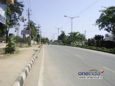 கர்நாடகத்தில் 'காவிரி பந்த்'.. வெறிச்சோடியது பெங்களூர்: விப்ரோ அலுவலகத்தில் தாக்குதல்!!