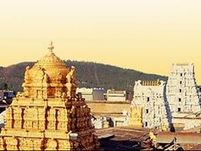 திருப்பதி கோவிலில் இன்று கருடசேவை-ஆயிரக்கணக்கான பக்தர்கள் குவிந்தனர்