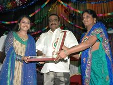 துபாயில் ந‌டந்த அமீர‌க‌ யாத‌வ‌ ம‌காச‌பையின் முப்பெரும் விழா