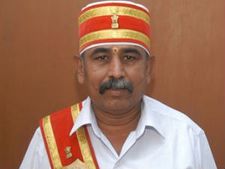 கலெக்டர் கார் விபத்தில் உயிரிழந்த 'டபேதார்' முனிராஜ் - 11 குழந்தைகளுக்குத் தந்தை!