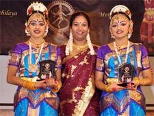 துபாயில் நடந்த ப‌ர‌த‌ நாட்டிய அரங்கேற்றம்