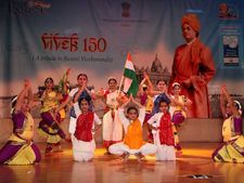 துபாயில் விமரிசையாக நடந்த 'விவேக் 150'
