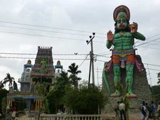 யாழ்பாணத்தில் 72 அடி உயரமான ஆஞ்சநேயர் சிலை! குடமுழுக்கு விழாவில் ஆயிரக்கணக்கானோர் பங்கேற்பு