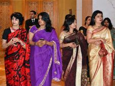 துபாயில் இந்திய‌ குடிய‌ர‌சு தின‌த்தையொட்டி சிற‌ப்பு விருந்து: அமீரக கல்வி அமைச்சர் பங்கேற்பு