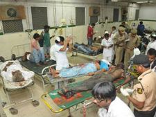 ஹைதராபாத்தில் வெடித்தது டிபன் பாக்ஸ் குண்டு?... பலி 15 ஆனது