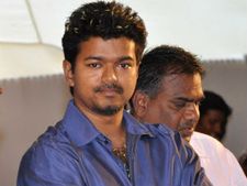 விஜய் நடத்தி வைத்த கல்யாணத்தில் கலாட்டா.. பாட்டில் உடைப்பு.. விஜய், புரோகிதர்கள் ஓட்டம்!