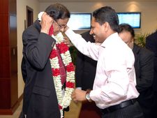 துபாயில் ப.சிதம்பரம்:  மதுரை-துபாய் விமான சேவையை துரிதப்படுத்த தமிழ் அமைப்புகள் கோரிக்கை